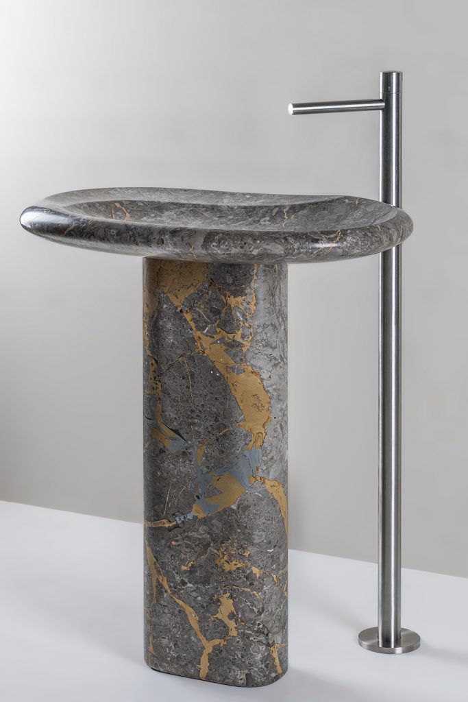 selce-con-sfondo-chiaro-683x1024