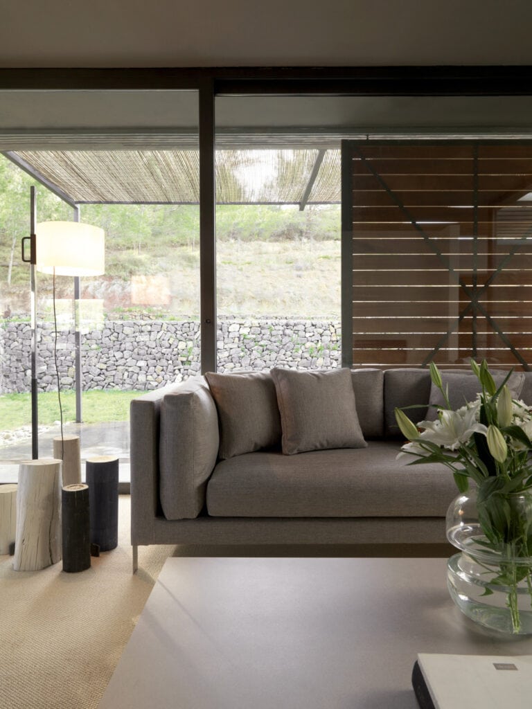 expormim-furniture-outdoor-slim-sofa-04.jpg