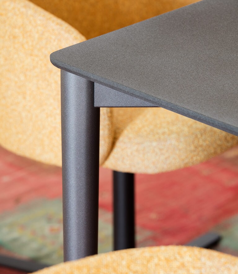 expormim-indoor-nude-dining-table-2