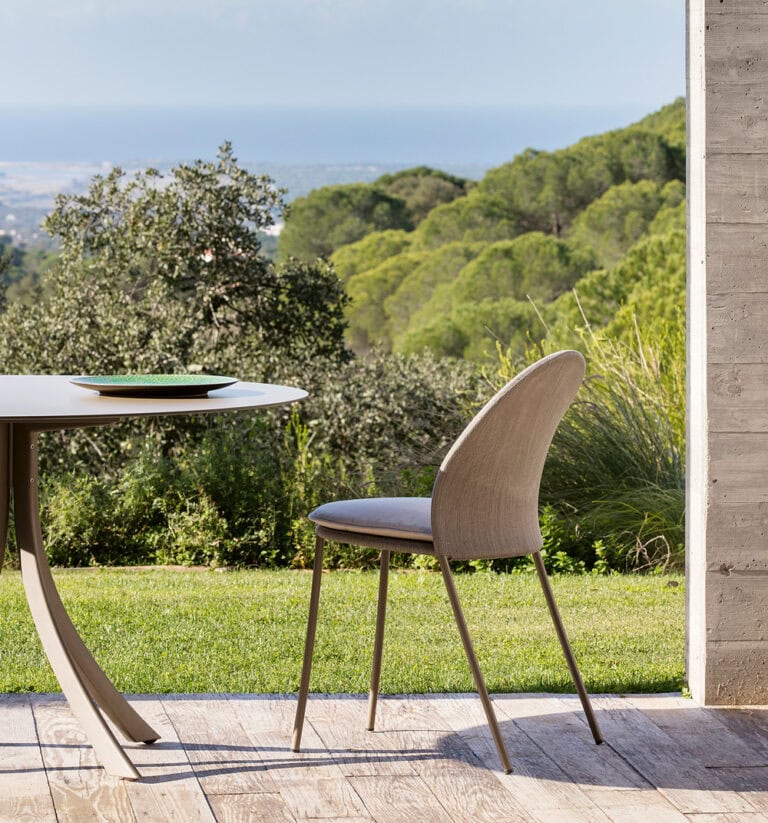 falcata-outdoor-dining-table-lievore-altherr-molina-expormim-furniture-outdoor-07