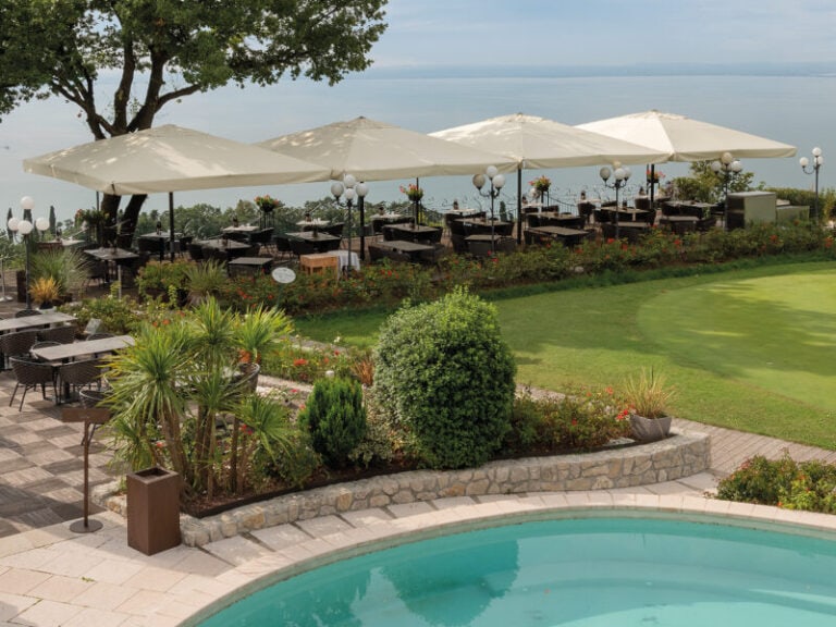 Poggesi Umbrellas-Magnum-Centre Telescopic pole umbrellas-Purity outdoor luxury accessories(1)