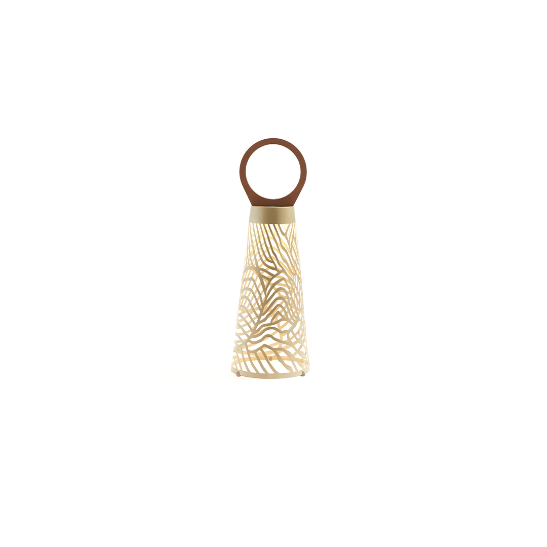 Jwana-Hamdan_NOORA-Lantern-By-Lorenza-Bozzoli_Large_Metallic-Champagne