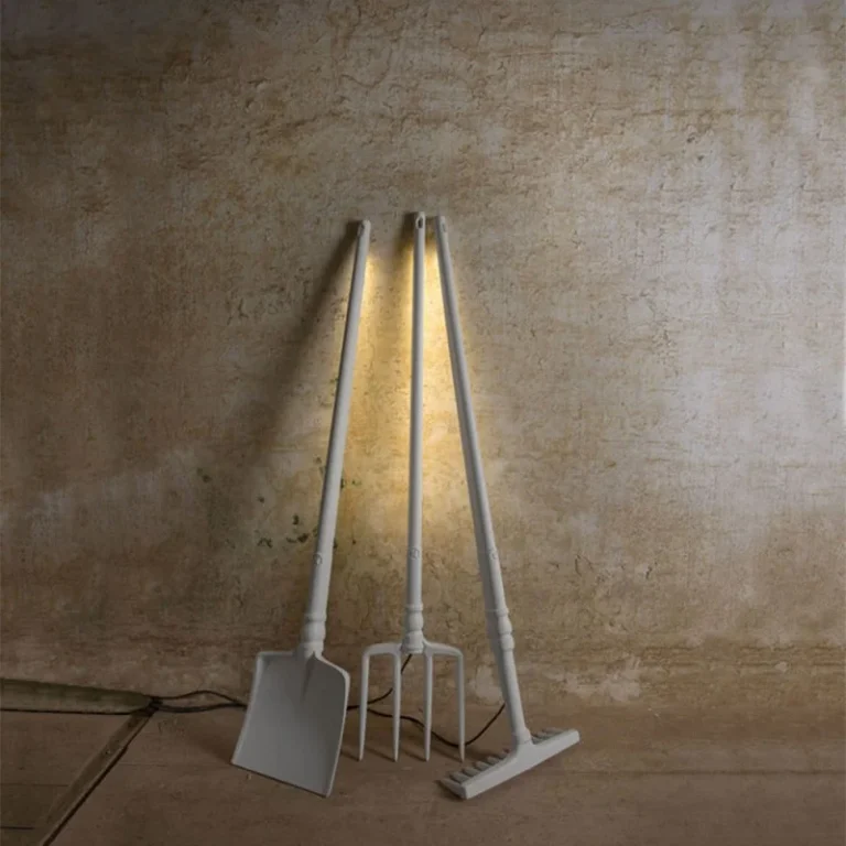 karman-tobia-led-floor-lamp-for-outdoor (1)