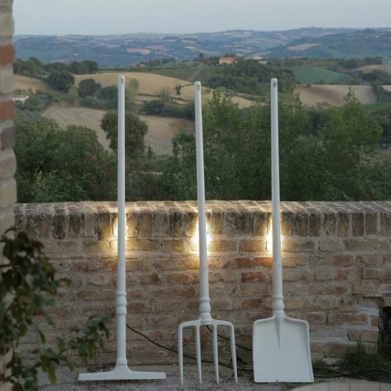 karman-tobia-led-floor-lamp-for-outdoor