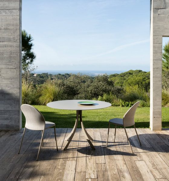 falcata-outdoor-dining-table-lievore-altherr-molina-expormim-furniture-outdoor-08