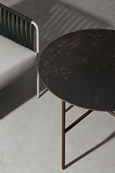 grada-dining-table-lievore-altherr-molina-furniture-outdoor-01
